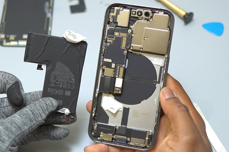 The painful reality of repairing iPhone 14 Pro Max - 1