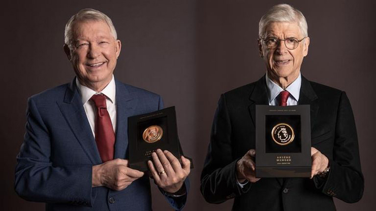 Sir Alex Ferguson (trái) và Arsene Wenger bước chân vào "Đại sảnh danh vọng" của giải Ngoại hạng Anh