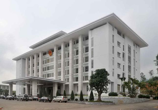 Vụ án "Lợi dụng chức vụ quyền hạn trong khi thi hành công vụ" xảy ra tại UBND tỉnh Lào Cai, Sở TN&amp;MT Lào Cai và Sở Công thương Lào Cai.
