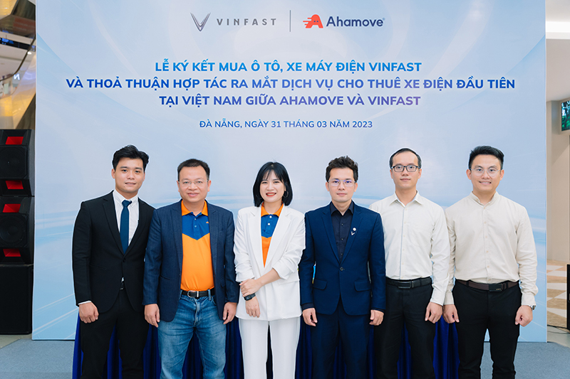 Ahamove đầu tư 200 xe máy điện VinFast thực hiện “Xanh hóa” giao thông - 2