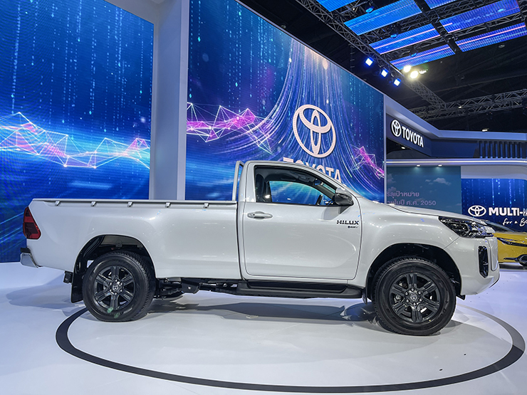 Cận cảnh xe bán tải điện đầu tiên của Toyota tại BIMS 2023 - 3