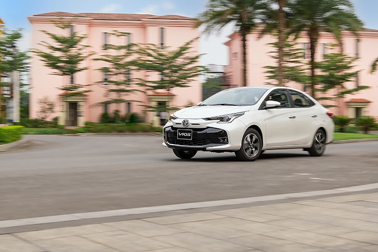 Giá xe Toyota Vios niêm yết và lăn bánh tháng 01/2024 - 11