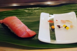 Nhà hàng sushi kỳ lạ nhất thế giới, thực khách ăn cả trăm cái vẫn không thấy no