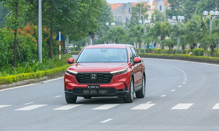 Giá xe Honda CR-V niêm yết và lăn bánh tháng 01/2024 - 1