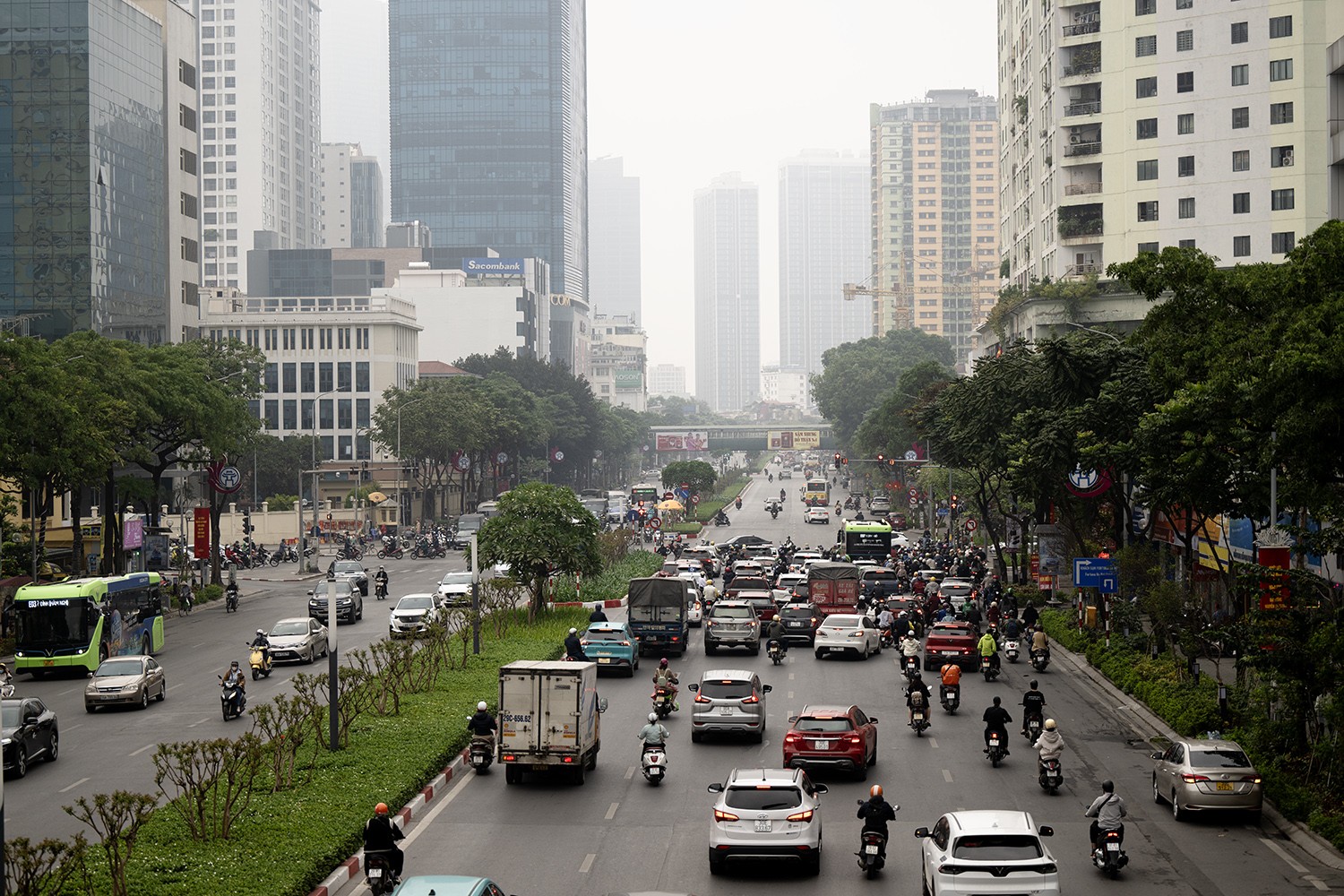 Đường Nguyễn Chí Thanh, các phương tiện dễ dàng di chuyển.