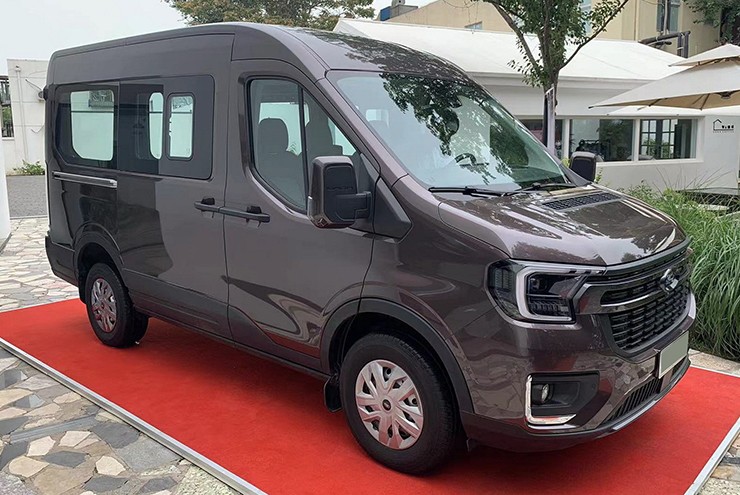 Đây là mẫu xe Ford Transit thế hệ mới sắp có mặt tại Việt Nam - 1