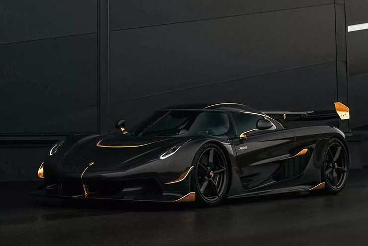 Siêu phẩm Koenigsegg Jesko Attack phủ vàng 24k lộ điện - 1