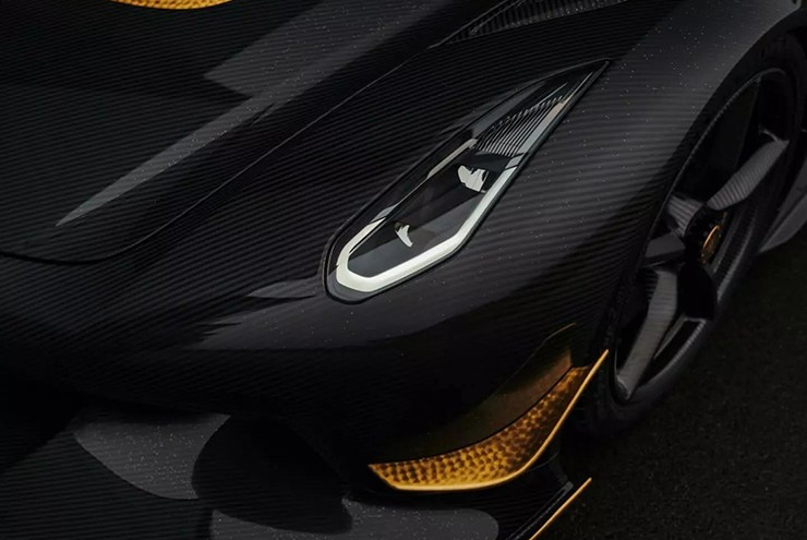 Siêu phẩm Koenigsegg Jesko Attack phủ vàng 24k lộ điện - 6