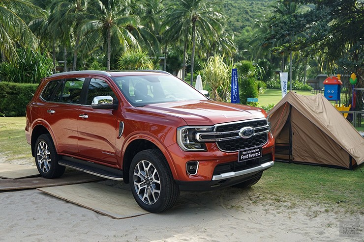 Giá xe Ford Everest lăn bánh tháng 1/2024, ưu đãi 50% LPTB - 1