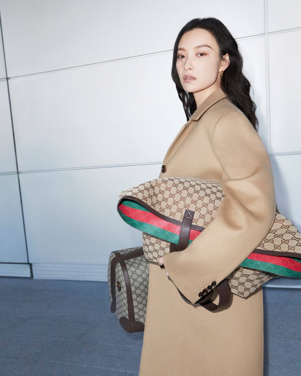 Nghê Ni và Trương Chấn sành điệu trong chiến dịch Valigeria của Gucci - 8