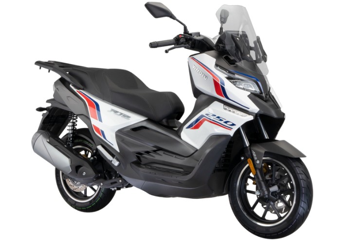 2024 WMoto RT2 250 ra mắt, thách thức "vua" tay ga nhà Honda - 1