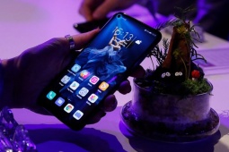 Honor chưa thể “thương xót” Huawei vào lúc này