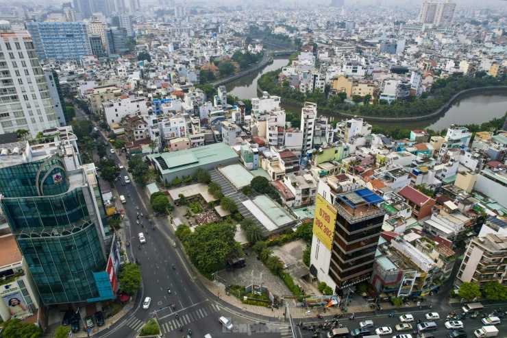 Việc thoái vốn không thông qua đấu giá công khai được xác định đã gây thiệt hại tài sản Nhà nước. Tổng Công ty Chè Việt Nam tiền thân là doanh nghiệp Nhà nước thuộc Bộ Nông nghiệp và Phát triển nông thôn. Năm 2015, đơn vị này chính thức chuyển đổi sang mô hình công ty cổ phần.