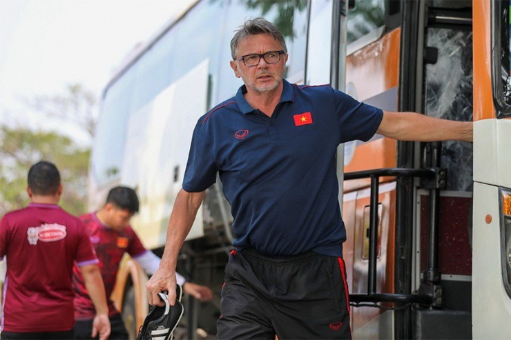 HLV Troussier giàu kinh nghiệm ở sân chơi Asian Cup nhưng lần này với đội tuyển Việt Nam sẽ là giải đấu nhiều thách thức. Ảnh: ANH PHƯƠNG