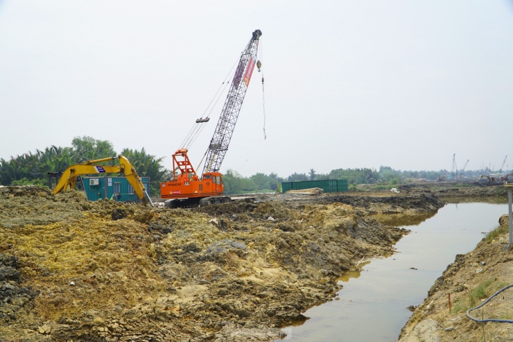 Tại TPHCM, đường Vành đai 3 dài hơn 47 km (qua TP Thủ Đức và các huyện Bình Chánh, Hóc Môn, Củ Chi).