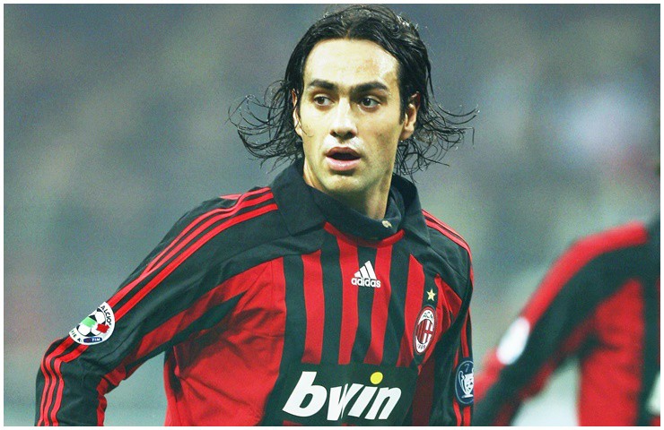 Alessandro Nesta là &#34;Hoàng tử thanh lịch&#34; của bóng đá Ý với vẻ ngoài lãng tử, điển trai.
