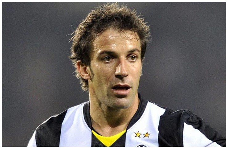 Alessandro Del Piero cũng từng là hoàng tử làng bóng một thời với vẻ ngoài nam tính.&nbsp;
