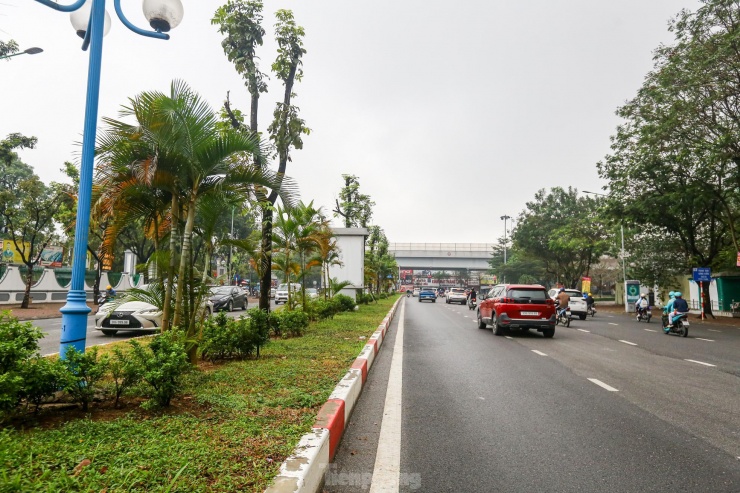 Công trình sẽ giúp từng bước hoàn thiện tuyến đường trục hướng tâm Hồ Tây - Ba Vì, tăng cường kết nối đường Hoàng Quốc Việt với đường Trần Vỹ, giảm tải cho nút giao Mai Dịch và tuyến đường 32 hiện hữu.