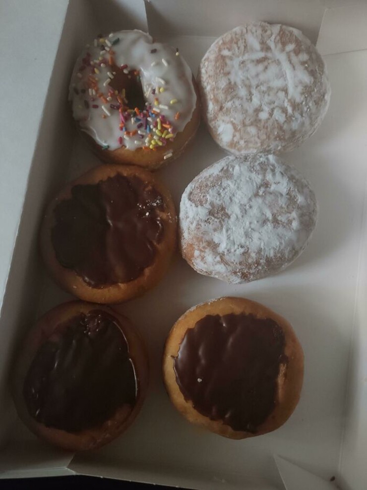 Tự nhiên hết hết thèm ăn donut.
