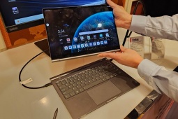 CES 2024: Lenovo gây chú ý với laptop 2 trong 1 "chẳng giống ai"