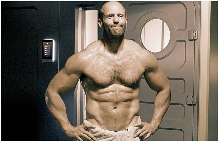 &#34;Người vận chuyển&#34; Jason Statham cũng có body vạm vỡ, săn chắc đầy nam tính.&nbsp;
