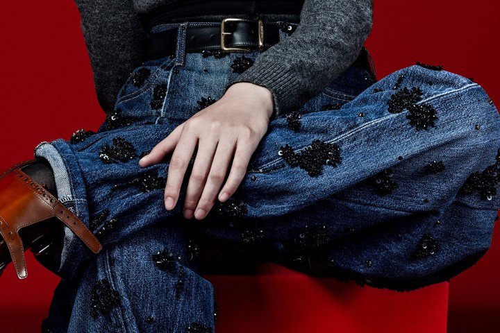 Miu Miu giới thiệu bộ sưu tập denim nâng cấp lên một tầm cao mới - 1