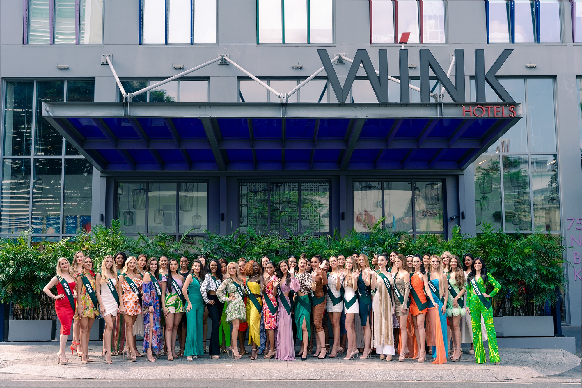 85 thí sinh Miss Earth tỏa sáng tại Wink Hotel Saigon Centre.