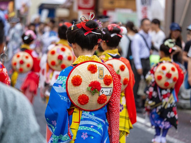 Phố Gion, Kyoto: Đây là nơi tuyệt vời nhất ở Nhật Bản để bạn được chiêm ngưỡng trực tiếp các Geisha thanh lịch nổi tiếng thế giới.
