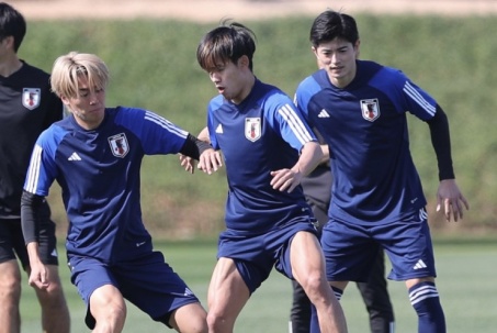 Dàn sao Nhật Bản vui vẻ “đá ma” trước trận gặp ĐT Việt Nam  ở Asian Cup