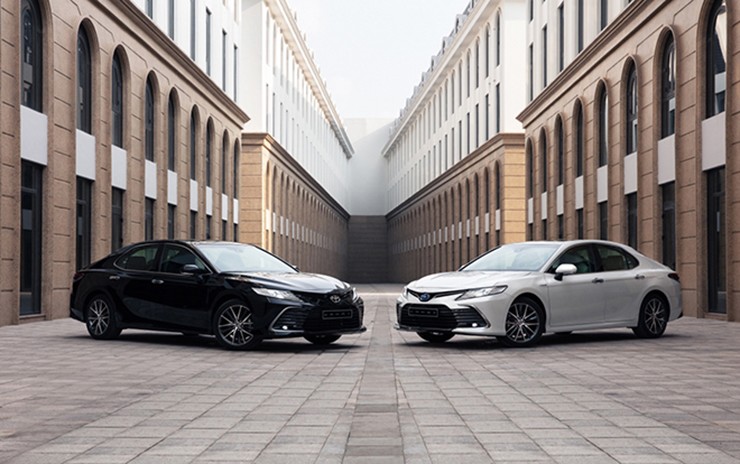 Giá xe Toyota Camry niêm yết và lăn bánh tháng 1/2024 - 2