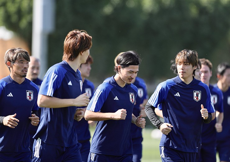 Dàn sao Nhật Bản vui vẻ “đá ma” trước trận gặp ĐT Việt Nam  ở Asian Cup - 9