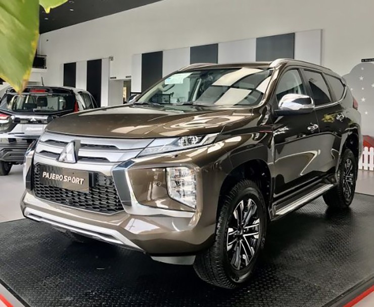 Giá xe Mitsubishi Pajero Sport lăn bánh tháng 1/2024, ưu đãi 50% LPTB - 1