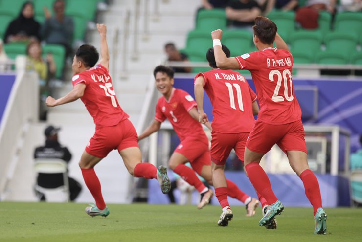 Việt Nam so tài Nhật Bản ở Asian Cup: Đôi công hấp dẫn, vỡ òa 2 khoảnh khắc - 15