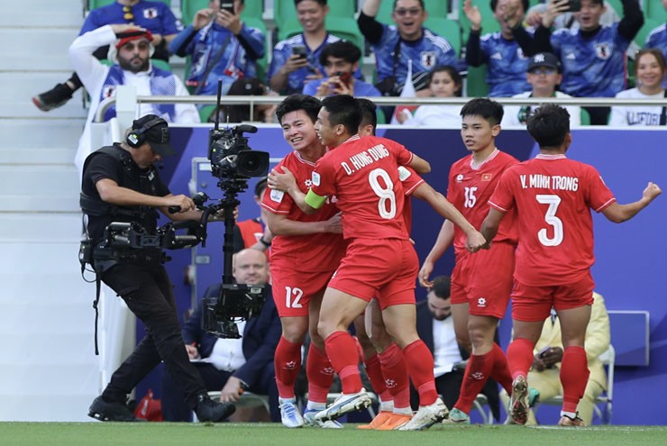 Việt Nam so tài Nhật Bản ở Asian Cup: Đôi công hấp dẫn, vỡ òa 2 khoảnh khắc - 8