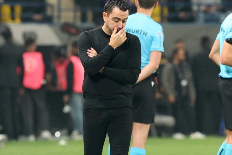 Xavi cũng đang ở trong tình cảnh rất khó khăn tại Barcelona