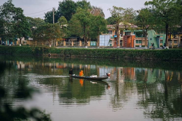 Mưu sinh trên dòng sông xanh.