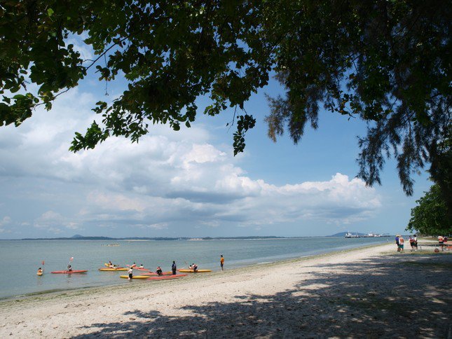 Bãi biển Changi giúp du khách tiết kiệm chi phí tham quan.