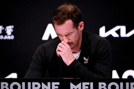 Murray rơi nước mắt sau cú sốc ở Australian Open, học hỏi Djokovic