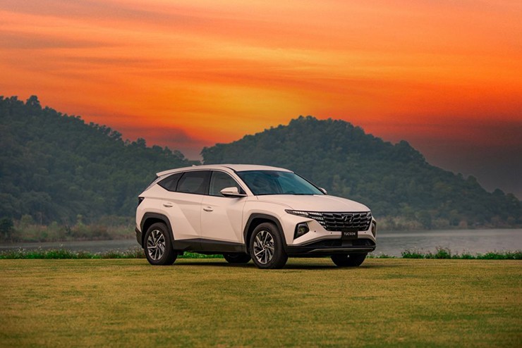 Giá xe Hyundai Tucson niêm yết và lăn bánh tháng 1/2024 - 1