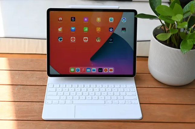 iPad Pro với màn hình OLED sẽ sớm ra mắt trong nửa đầu năm nay.