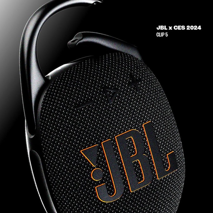 JBL Clip 5.