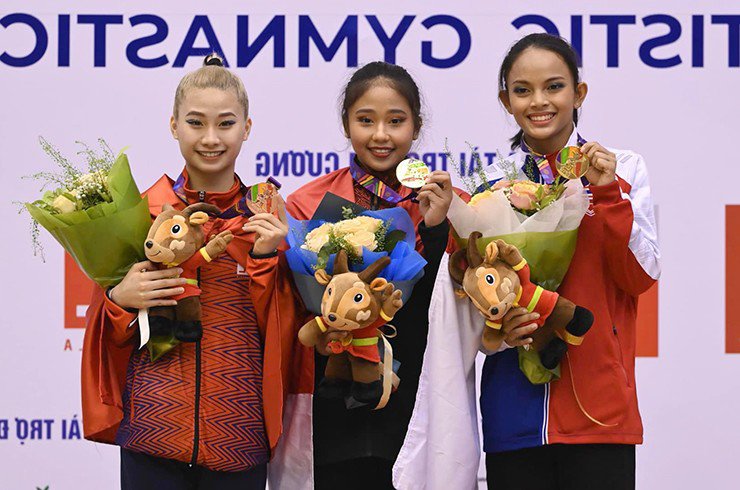 Như Phương (ngoài cùng bên trái) từng mơ ước được thi đấu tại Olympic