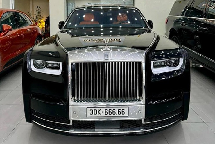 Siêu phẩm Rolls-Royce Phantom VIII nhập tư nhân đeo biển số khủng