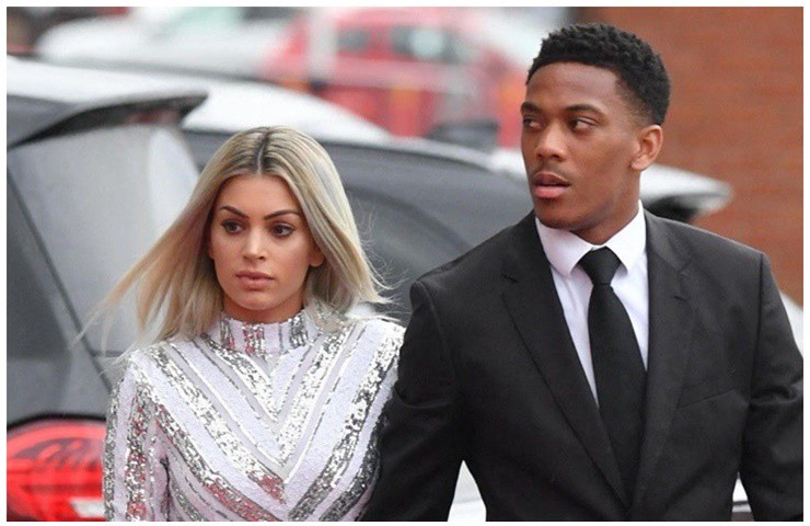 Cầu thủ Anthony Martial đã bị vợ Melanie Da Cruz phanh phui chuyện ngoại tình và đệ đơn ly hôn.
