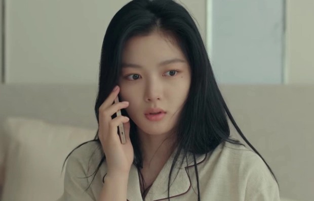 Mặt mộc của Kim Yoo Jung trên phim.