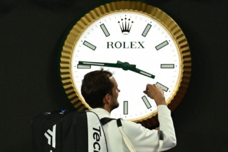 "Điên rồ" Medvedev xong trận lúc 4h sáng, tennis mang tiếng vì Australian Open
