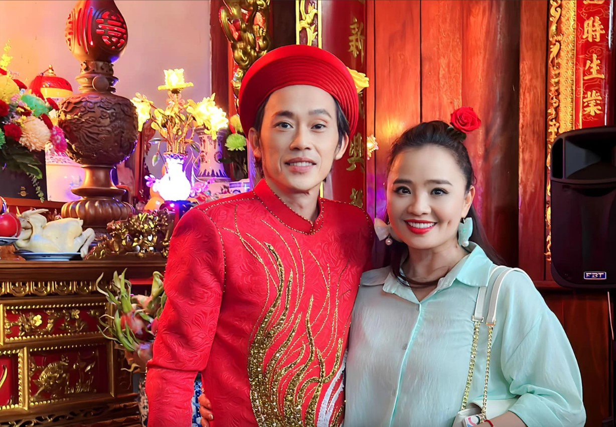 Danh hài Hoài Linh hát đám cưới tại Tiền Giang - 1