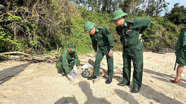 Đến nay, đã có 292 gói nghi ma túy được phát hiện. Ảnh: T.Trực