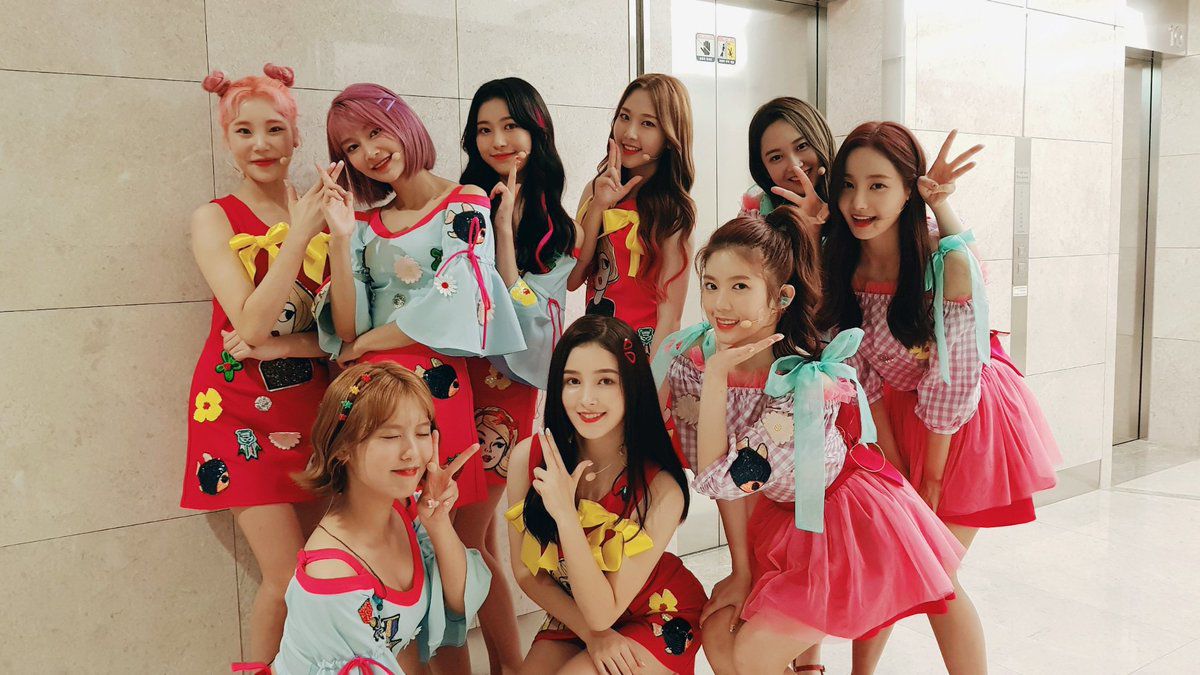 Thành công của Bboom Bbom giúp Nancy và MOMOLAND được biết đến nhiều hơn.