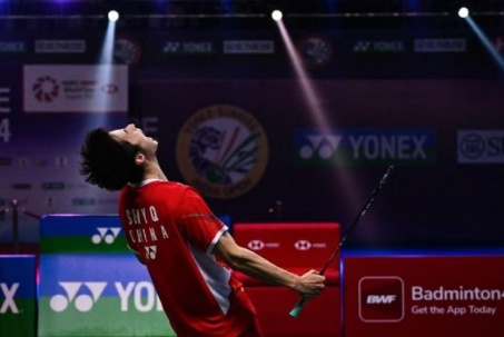 "Djokovic cầu lông Trung Quốc" bị tố giả vờ đau để giành ngôi vô địch
